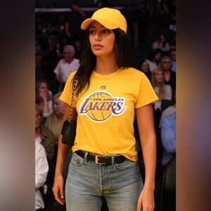 LAKERS Los Angeles Lakers Basketball Yellow Short Sleeve Shirt, size Small or S